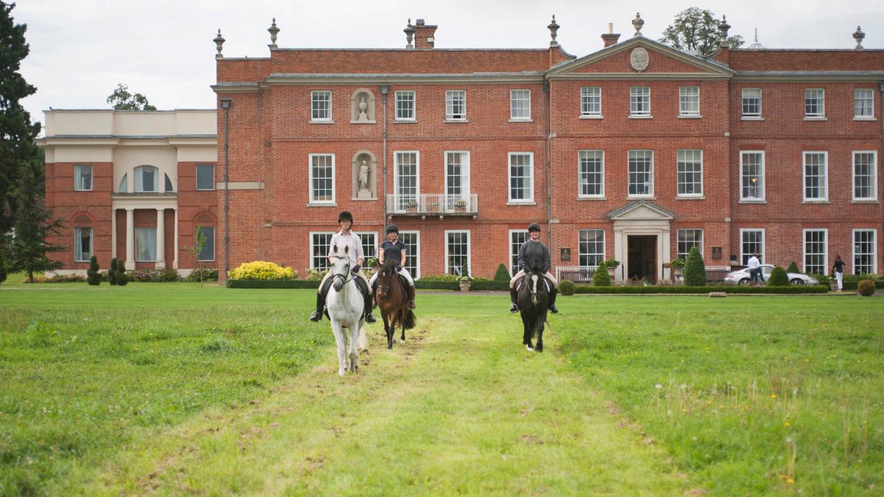 Equestrian at Four Seasons