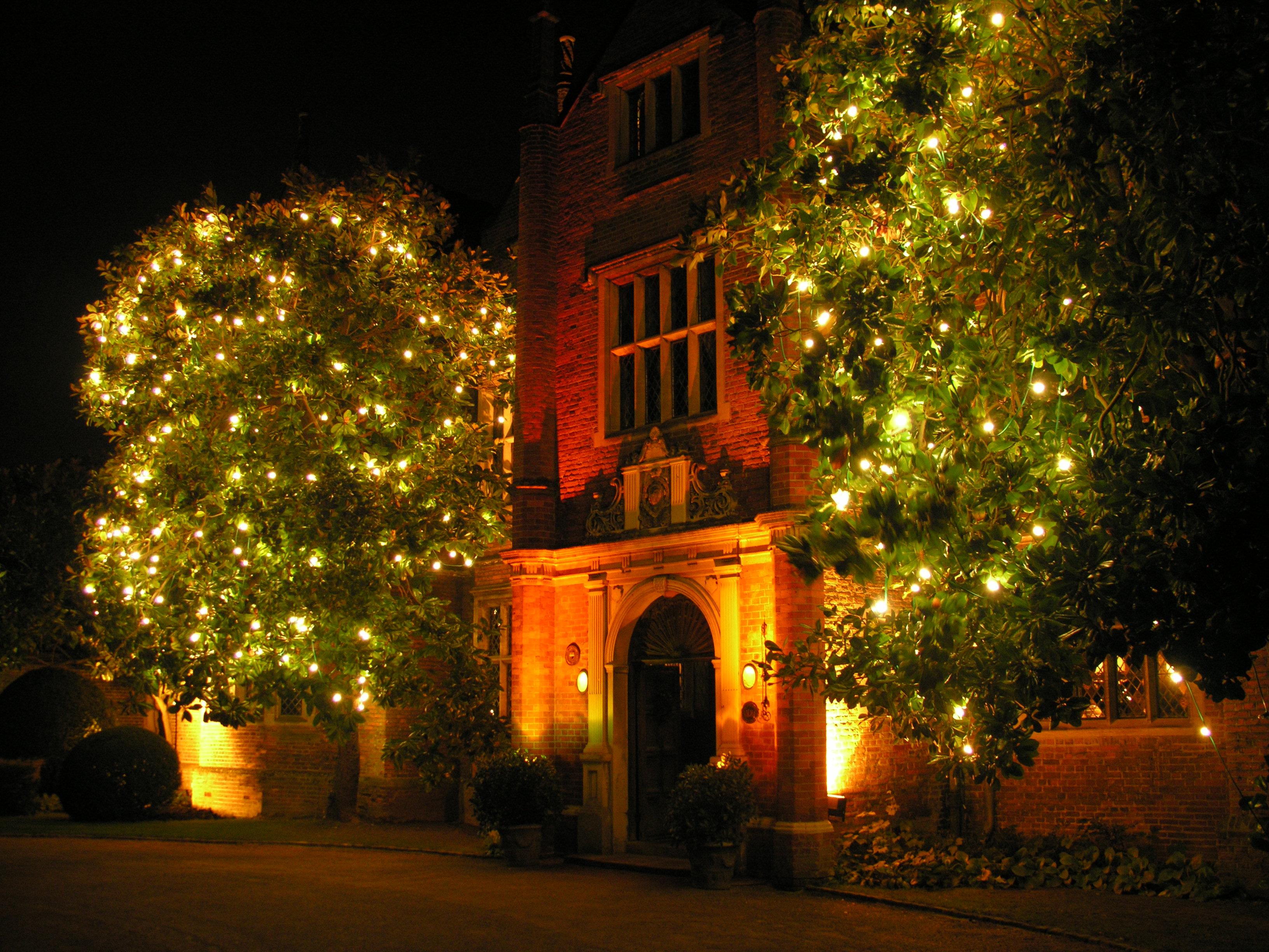 christmas-front-of-great-fosters-002