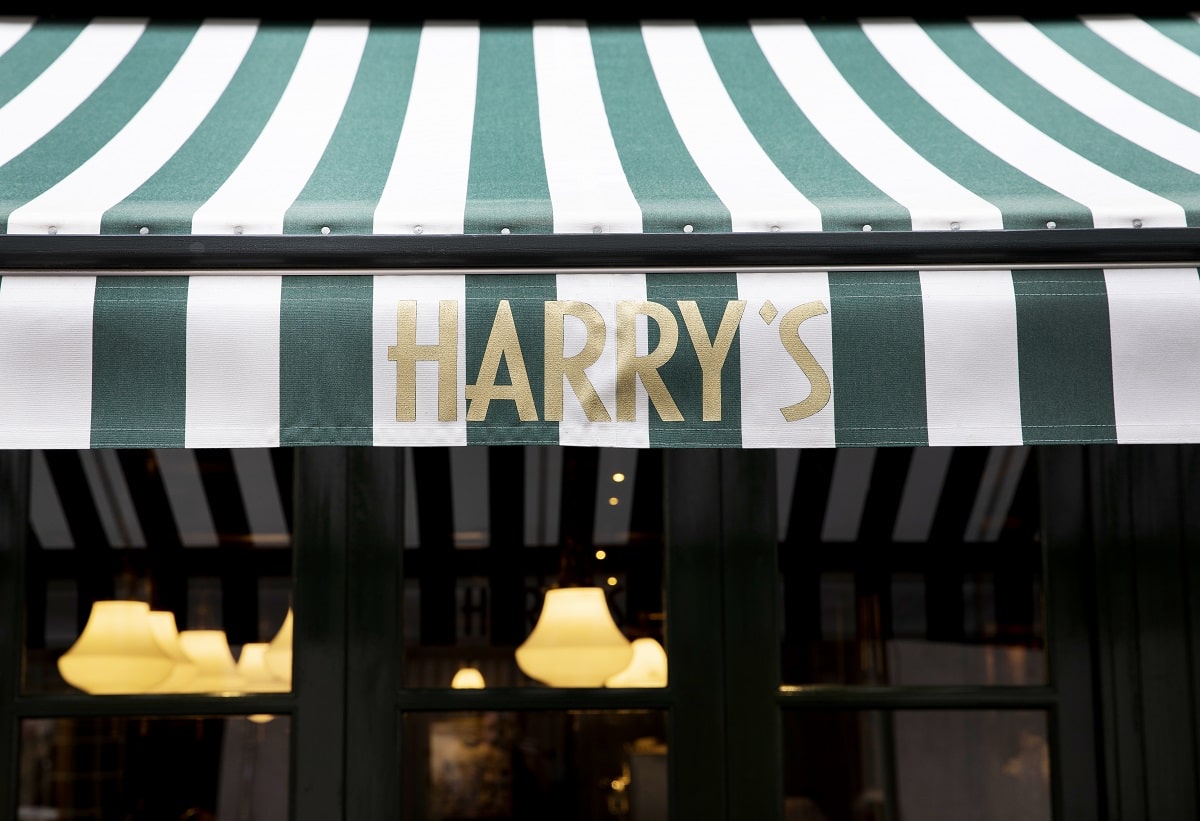 Harry's Bar James Street Awnings by John Carey-min