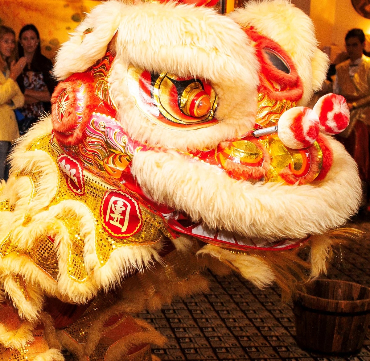 lion dance-min