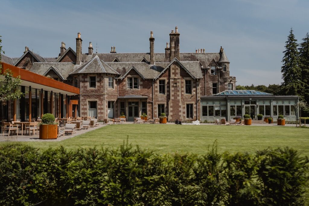 Cromlix exterior